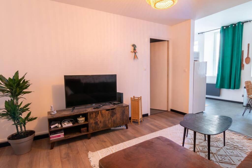 *Appartement Au Bout Du Monde Thouars* Exterior foto